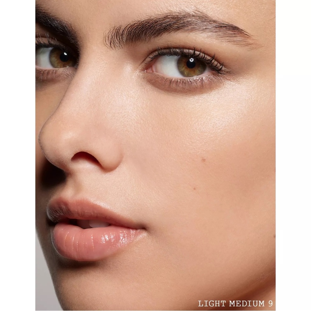 Pat McGrath ‘Light Medium 9’ Skin Fetish: Sublime Perfection Foundation - Picture 3 of 11